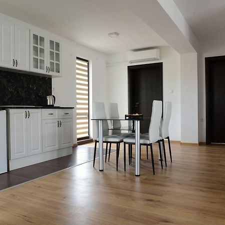 Hotel Active Apartments Тарговыште Экстерьер фото